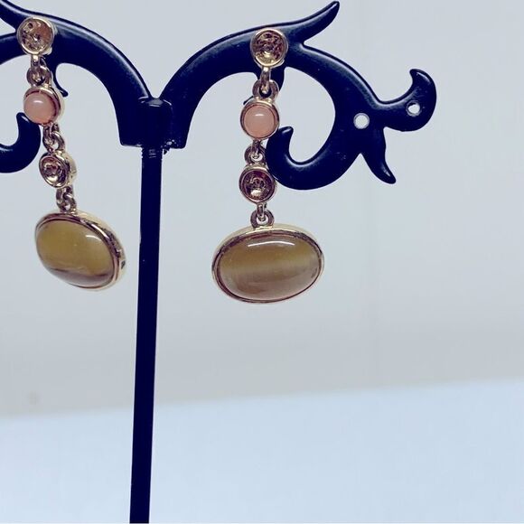 Monet Cat Eye Drop Dangle Earrings 1.5” Gold Tone Metal Gorgeous - Picture 3 of 5